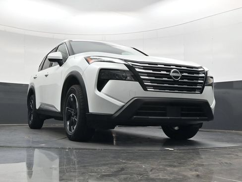 Used 2025 Nissan Rogue SV FWD image 49