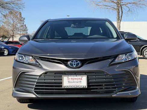Used 2022 Toyota Camry LE image 8