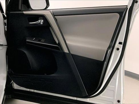 Used 2017 Toyota RAV4 Platinum image 25