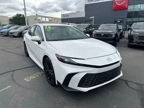 Used 2026 Toyota Camry SE FWD image 3