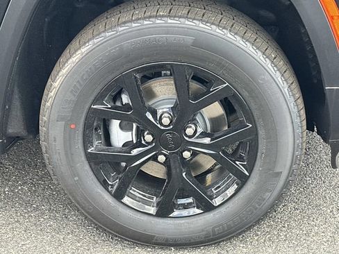 New 2026 Jeep Grand Cherokee Altitude AWD/4WD image 11