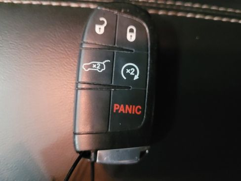 Used 2017 Jeep Grand Cherokee Limited image 32