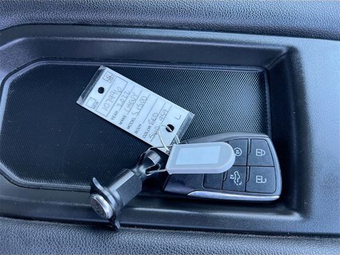 Used 2022 Chevrolet Silverado 1500 LT image 32