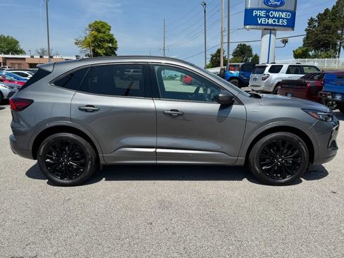 Used 2023 Ford Escape ST-Line Elite w/ Premium Technology Package AWD/4WD image 2
