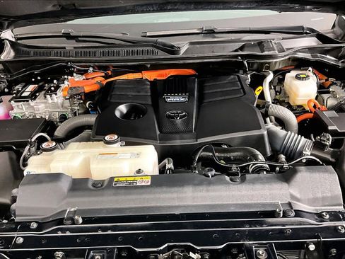 Used 2024 Toyota Tundra Limited image 31