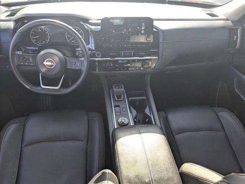 Used 2022 Nissan Pathfinder SL AWD/4WD image 16