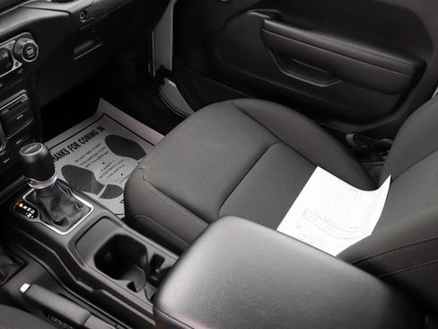 Used 2023 Jeep Gladiator Sport image 25