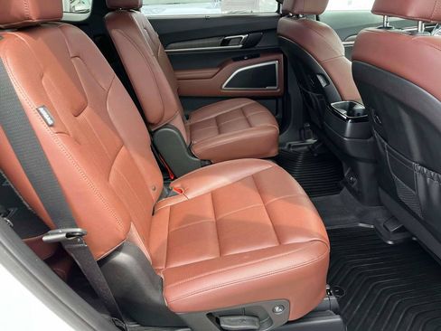 Used 2023 Kia Telluride EX w/ EX Captain's Chair Package AWD/4WD image 11