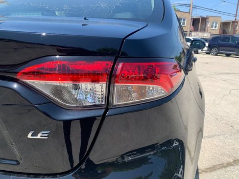 Used 2025 Toyota Corolla LE FWD image 34