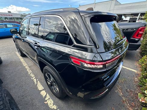 Used 2023 Jeep Grand Cherokee 4WD 4xe image 5