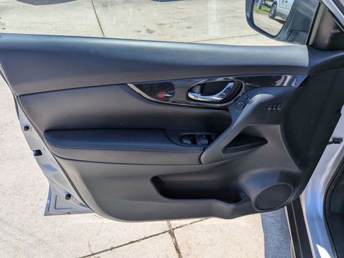 Certified 2019 Nissan Rogue SL w/ Premium Package AWD/4WD image 27