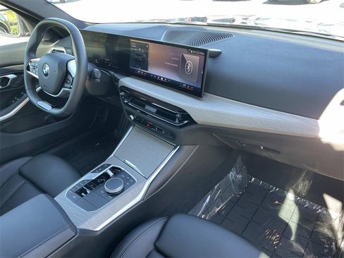 Used 2025 BMW 330i xDrive Sedan image 28