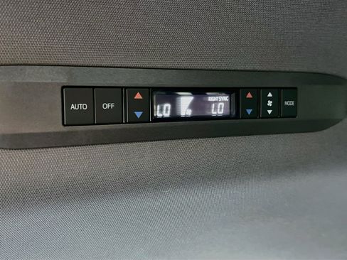 Used 2022 Toyota Sienna XSE AWD/4WD image 26