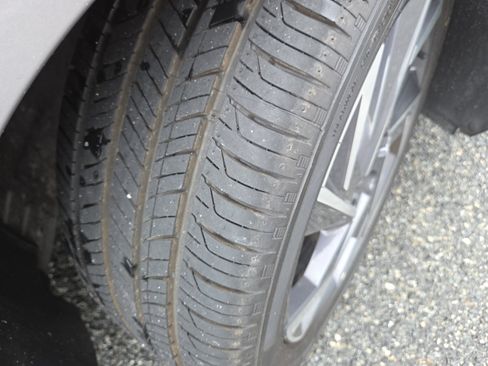 Used 2025 Hyundai Elantra SEL FWD image 16