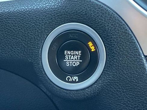 Used 2022 Chrysler 300 Touring image 12