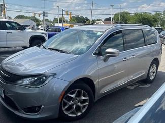 Used 2020 Chrysler Pacifica Touring-L FWD video 1