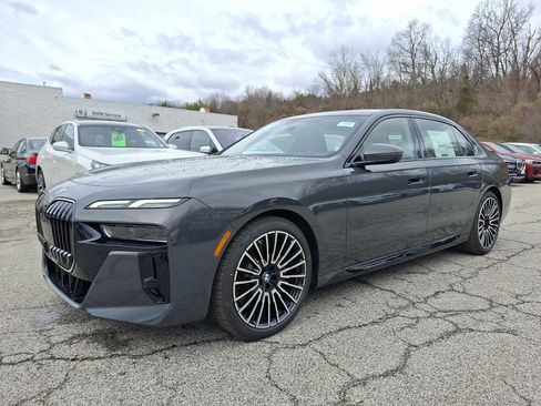 New 2026 BMW 740i xDrive AWD/4WD image 2