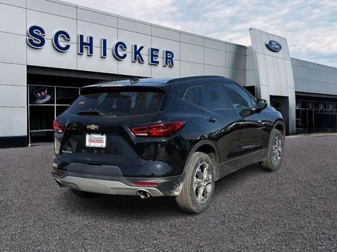 Used 2023 Chevrolet Blazer LT FWD image 2