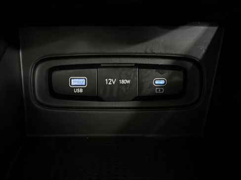Used 2025 Hyundai Venue SEL FWD image 30