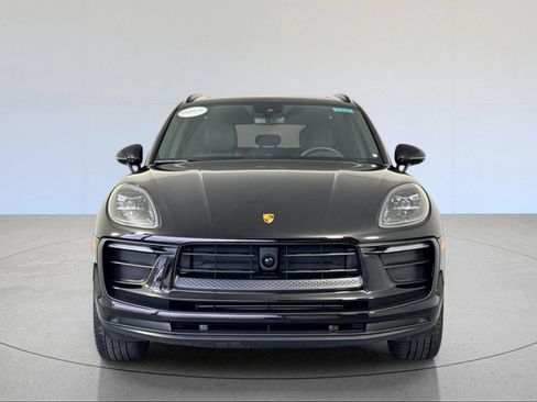 Certified 2023 Porsche Macan image 10