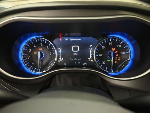 New 2027 Chrysler Pacifica Select w/ Family Tech Group AWD/4WD image 34