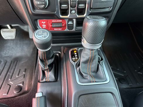 Used 2022 Jeep Gladiator Mojave w/ LED Lighting Group AWD/4WD image 27