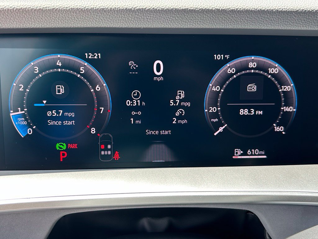New 2026 Volkswagen Tiguan SE R-Line FWD image 25