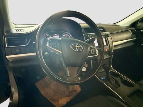 Used 2016 Toyota Camry SE image 12