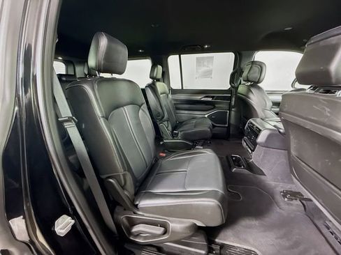 Used 2025 Jeep Wagoneer Series II image 28