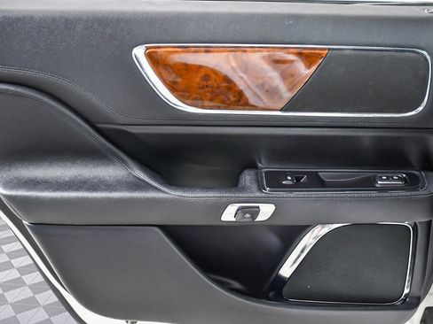 Used 2020 Lincoln Continental image 24