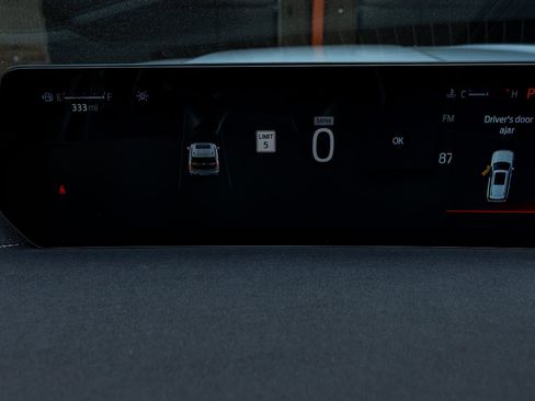 Used 2025 Ford Expedition Platinum w/ Stealth Performance Package image 17