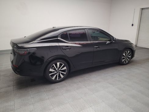 Used 2021 Nissan Sentra SV w/ SV Premium Package FWD image 9