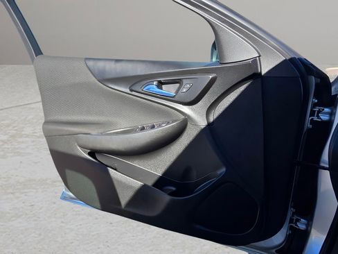 Used 2021 Chevrolet Malibu LT image 17