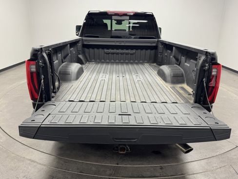 Used 2024 GMC Sierra 3500 Denali w/ Technology Package image 13