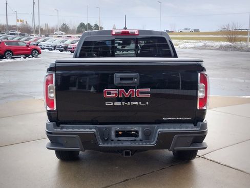 Used 2021 GMC Canyon Denali image 17