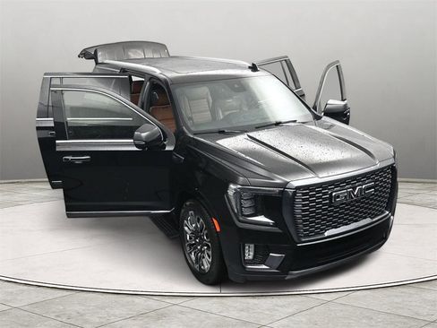 Used 2023 GMC Yukon XL Denali Ultimate image 28