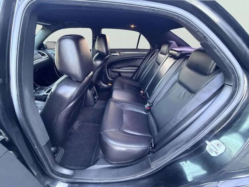 Used 2011 Chrysler 300 Limited RWD image 18