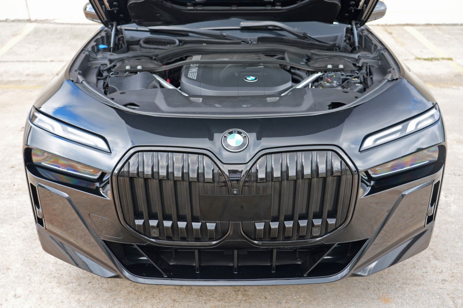 Used 2023 BMW 740i RWD image 8