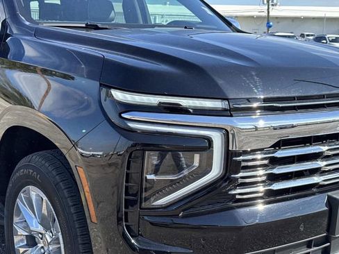 New 2026 Chevrolet Suburban Premier RWD image 5
