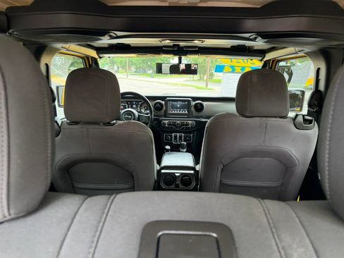 Used 2021 Jeep Wrangler Sport AWD/4WD image 12