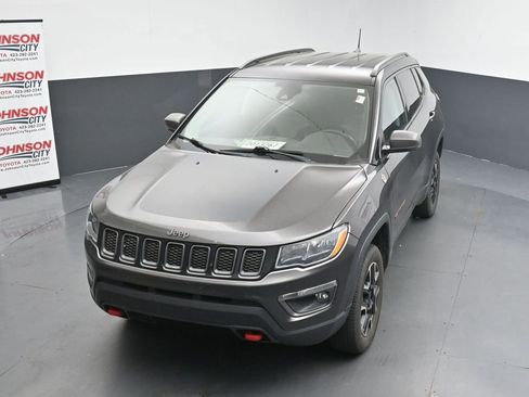 Used 2021 Jeep Compass Trailhawk AWD/4WD image 12