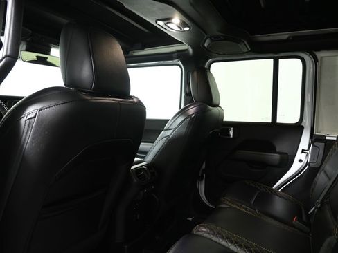 Used 2021 Jeep Wrangler Unlimited Sahara image 29