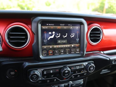 Used 2021 Jeep Gladiator Rubicon AWD/4WD image 26