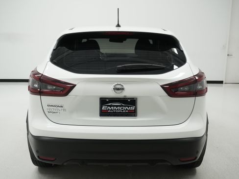 Used 2022 Nissan Rogue Sport S FWD image 5