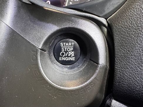 Used 2022 Jeep Renegade Latitude AWD/4WD image 29