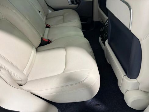 Used 2020 Land Rover Range Rover Autobiography image 31