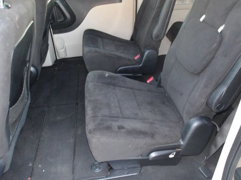 Used 2012 Dodge Grand Caravan SXT image 22