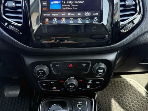 Used 2019 Jeep Compass Latitude image 27