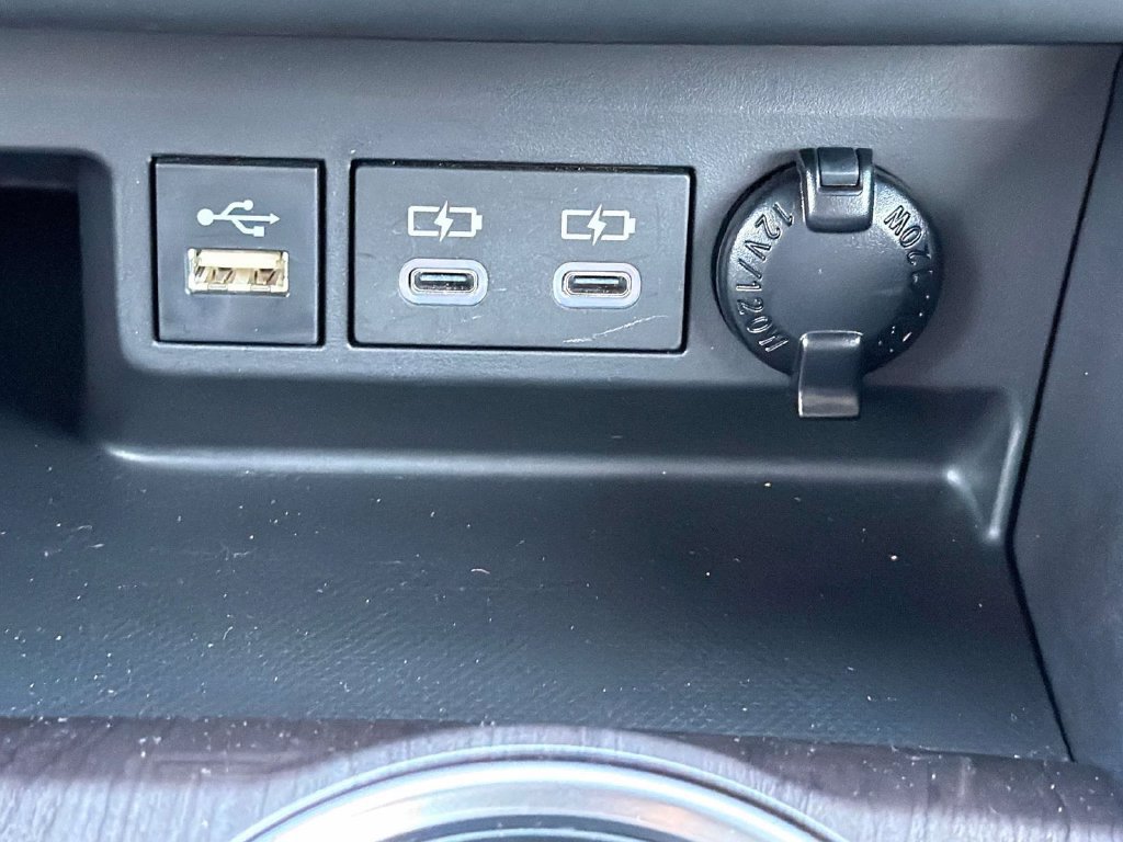 Used 2023 Toyota Highlander Platinum FWD image 20