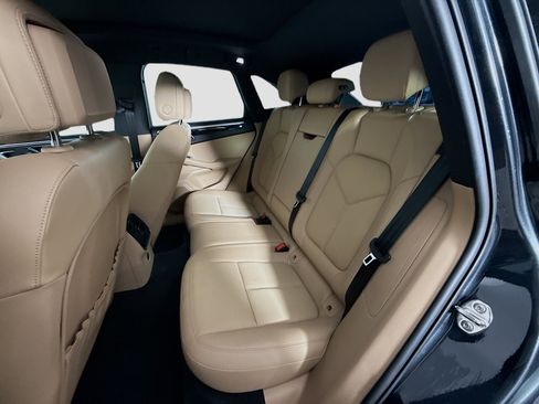 Used 2023 Porsche Macan image 24